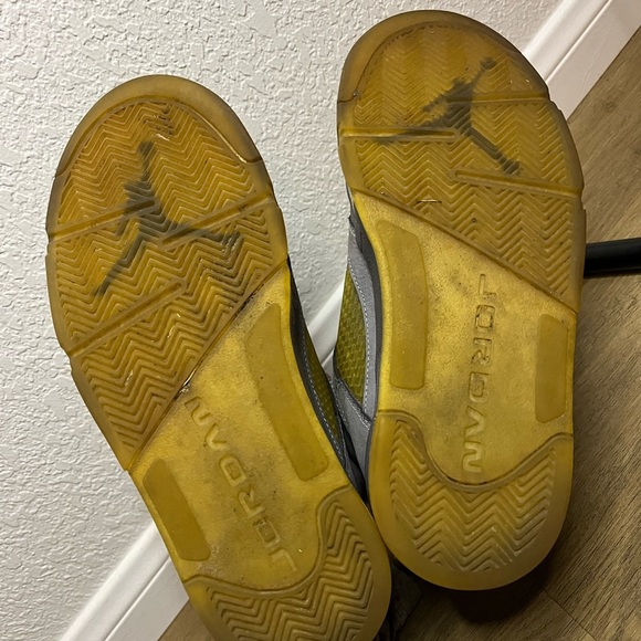 Jordan Wolf Grey 5 Sneakers - 2011 Release - Men’s Size 8- Pre-Owned - Picture 12 of 15